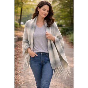 Steve Madden Brushed Fringe Wrap Scarf Gray Ombre Soft Cozy Winter Shawl